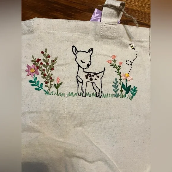 Hand Embroidered Canvas Shopping Tote with Deer Design - Picture 1 of 2